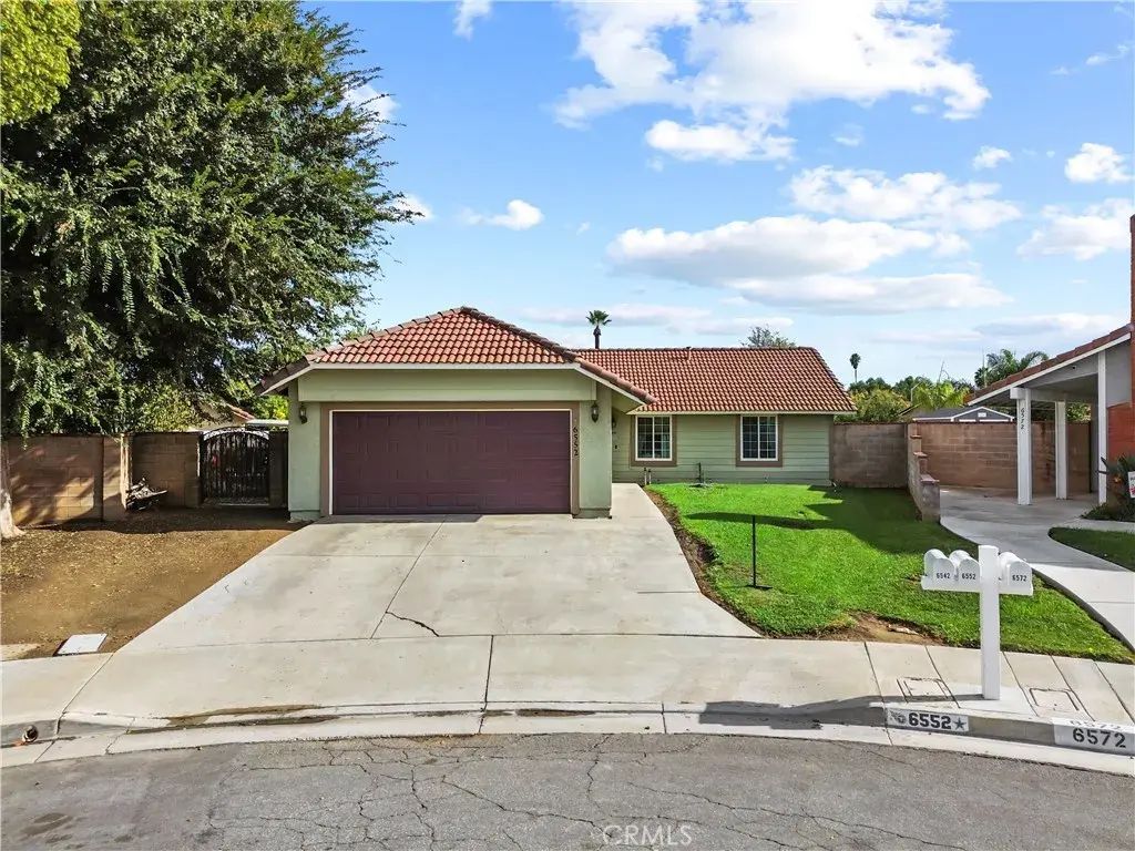 6552 Farmington Drive, Riverside
