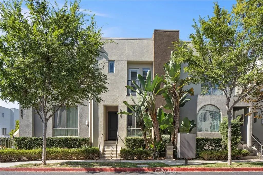 13023 Union 106, Hawthorne