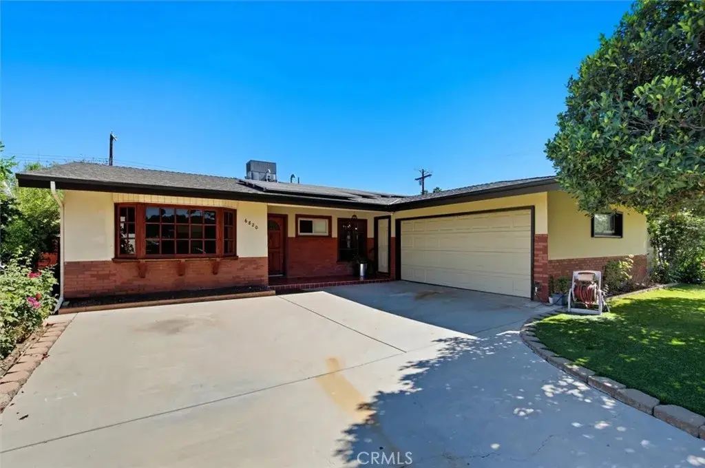 6820 Gross Avenue, West Hills