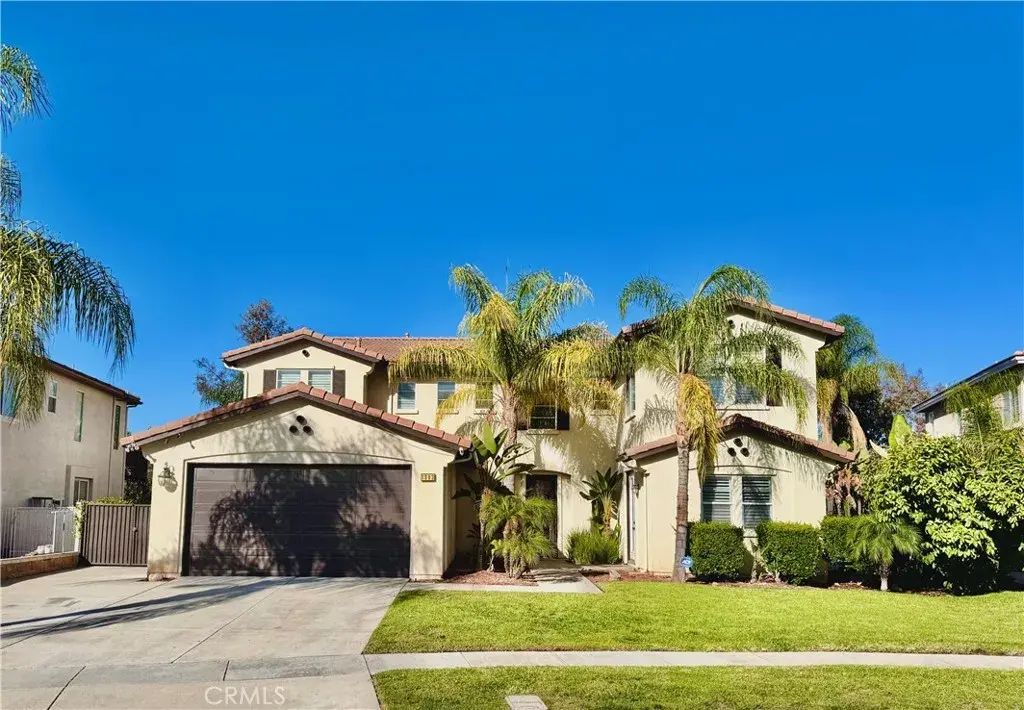 1083 Stanislaus, Corona