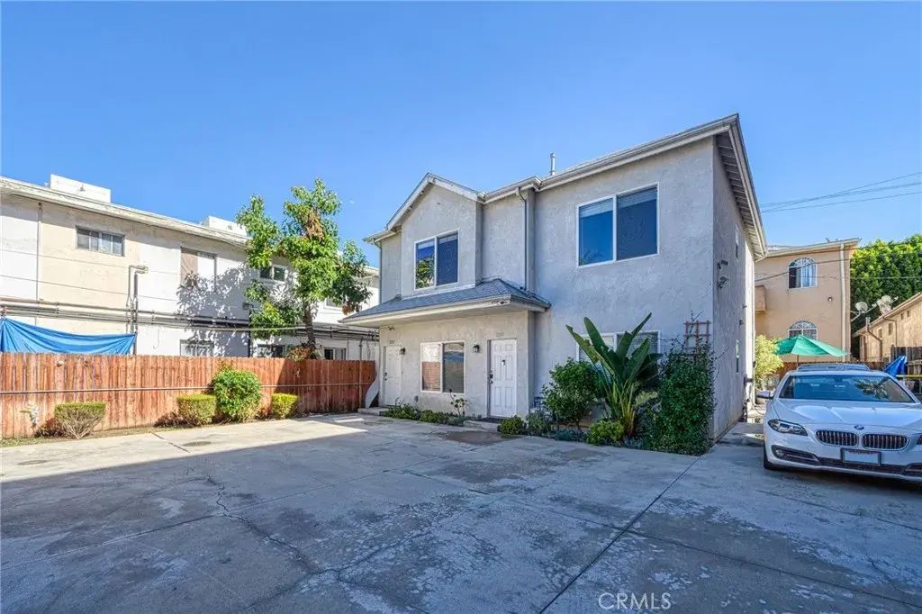 1242 N Las Palmas Av, Los Angeles