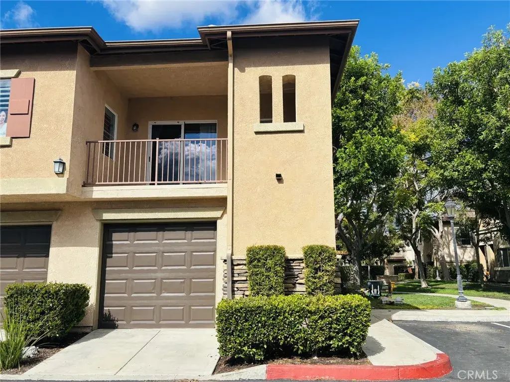 26373 Arboretum 1305, Murrieta