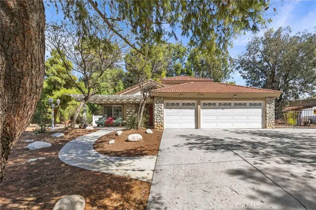 6783 Sunnyvale, Riverside
