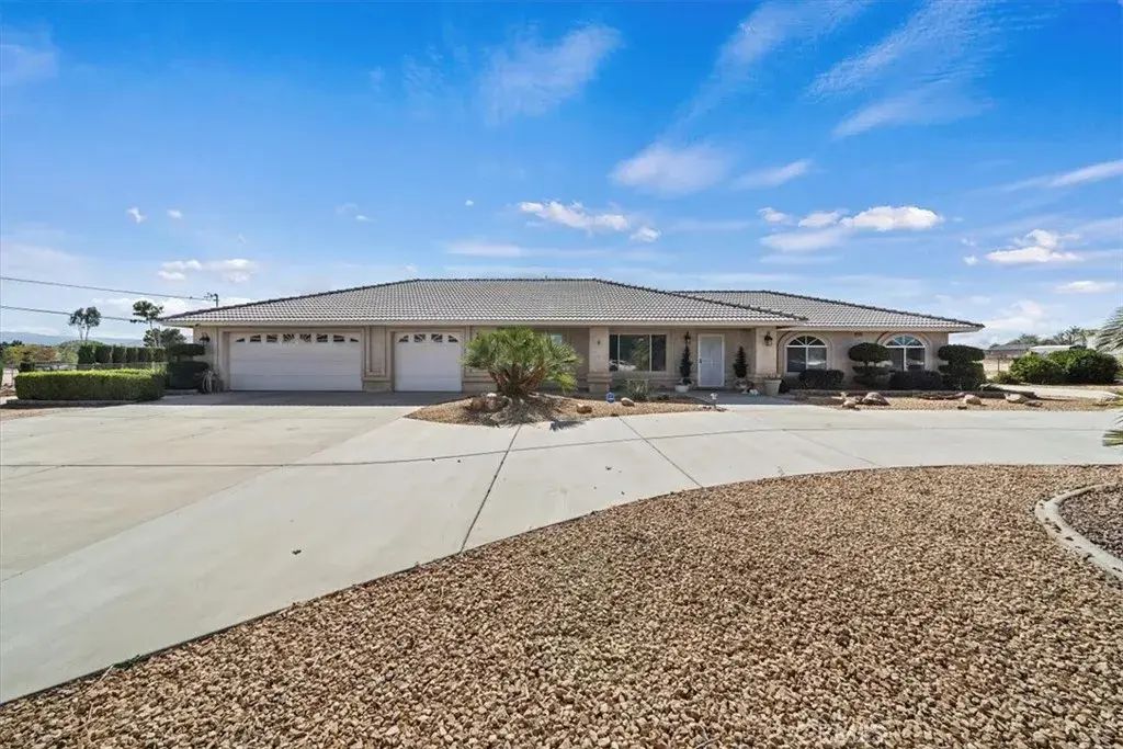 15845 Mesquite St, Hesperia