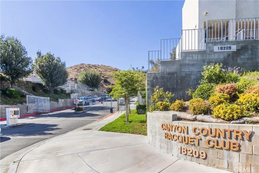 18209 Sierra Highway 35, Canyon Country