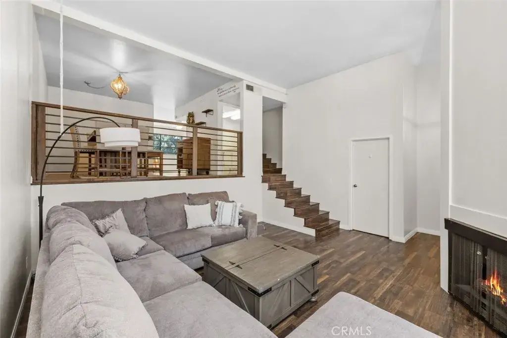 6225 Shoup Avenue 109, Woodland Hills