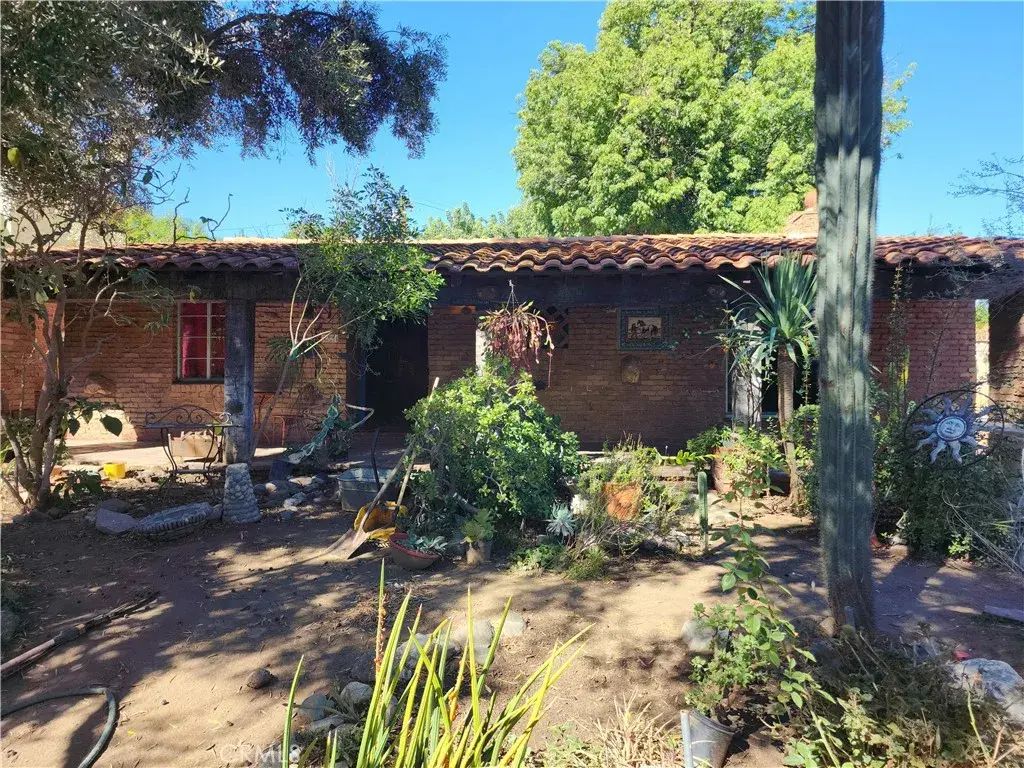 3221 Redwood, Riverside