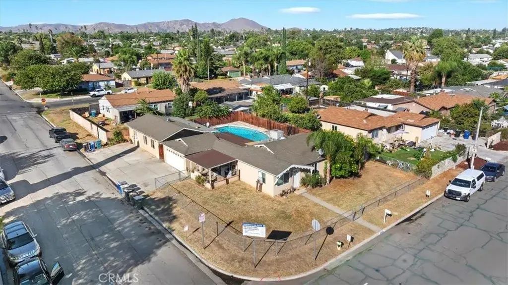 5534 Ellen Street, Riverside