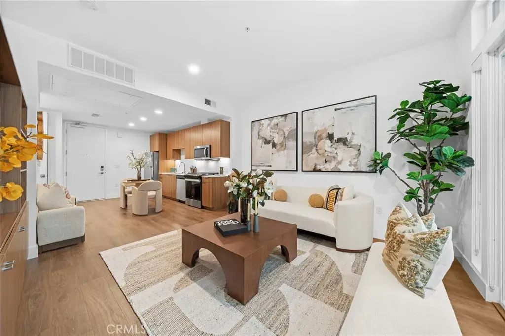 709 E Walnut Street 318, Pasadena