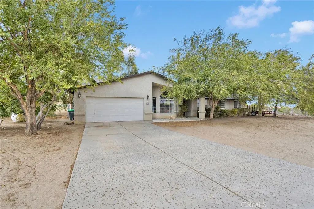 12288 Desert Ranch, Phelan
