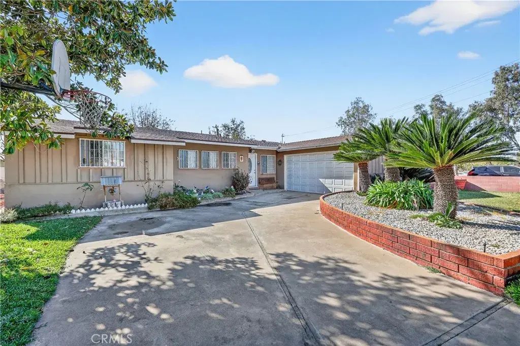 15937 Manzanita, Fontana