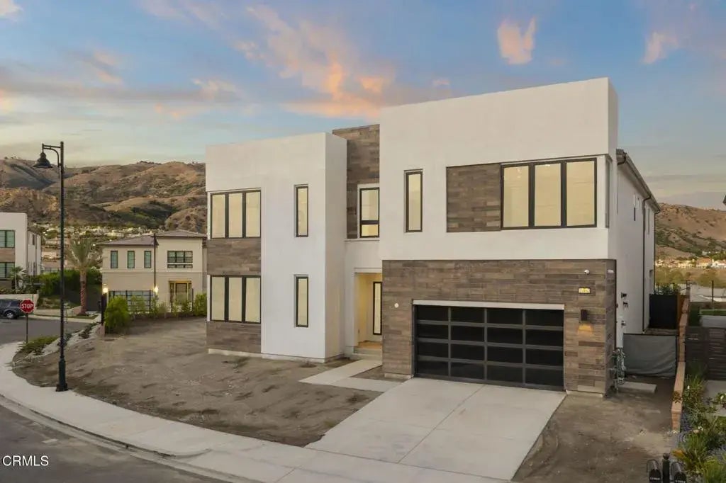 11862 N Hillsborough Lane, Porter Ranch