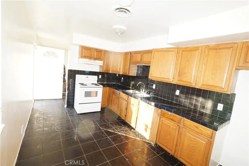 1108 Monterey Street A, Bakersfield