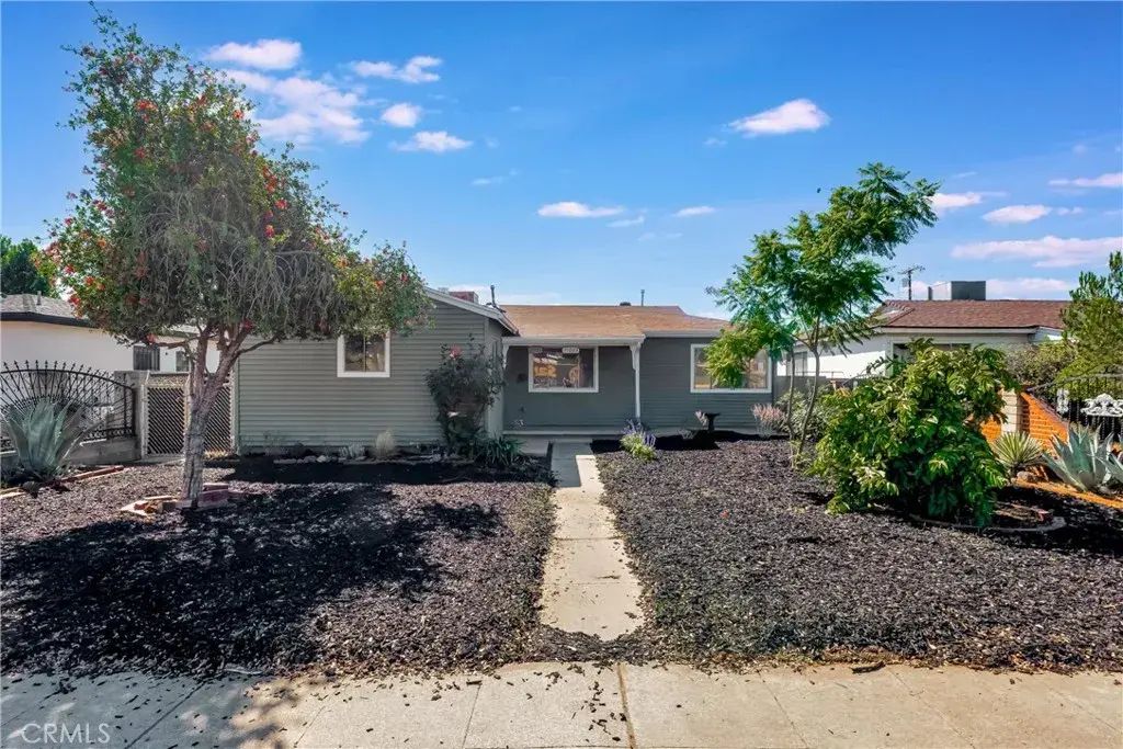 11023 Laurel Canyon Boulevard, Mission Hills (san Fernando)