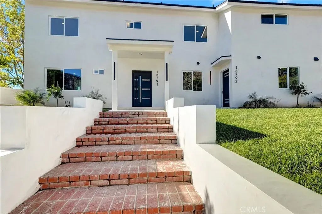 13791 Gavina Avenue, Sylmar