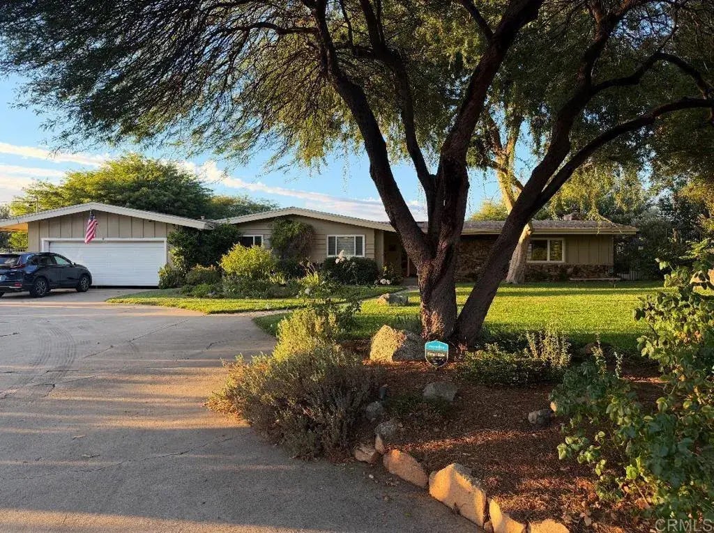 2202 Via Verde, El Cajon