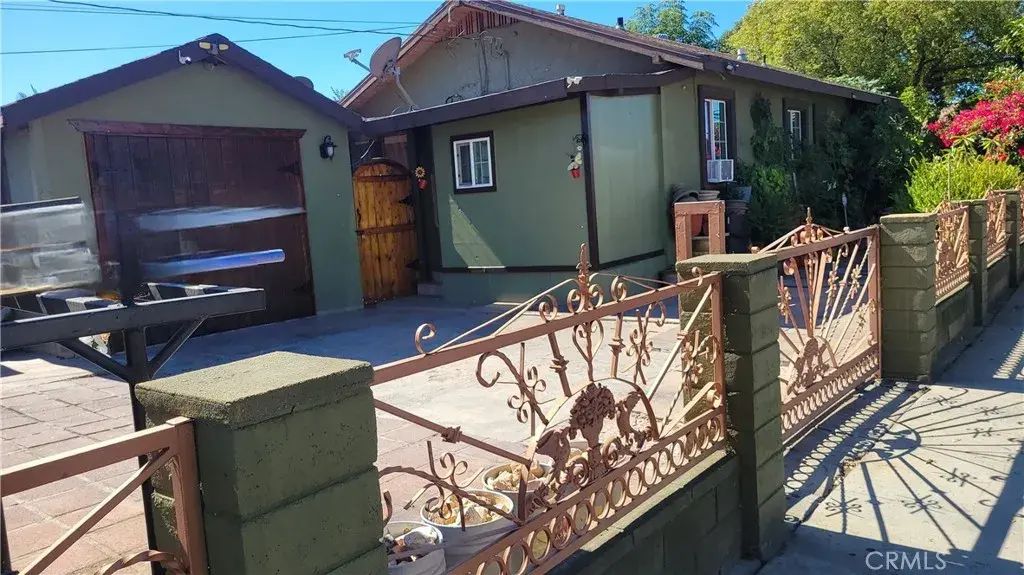 8600 S Gate, South Gate