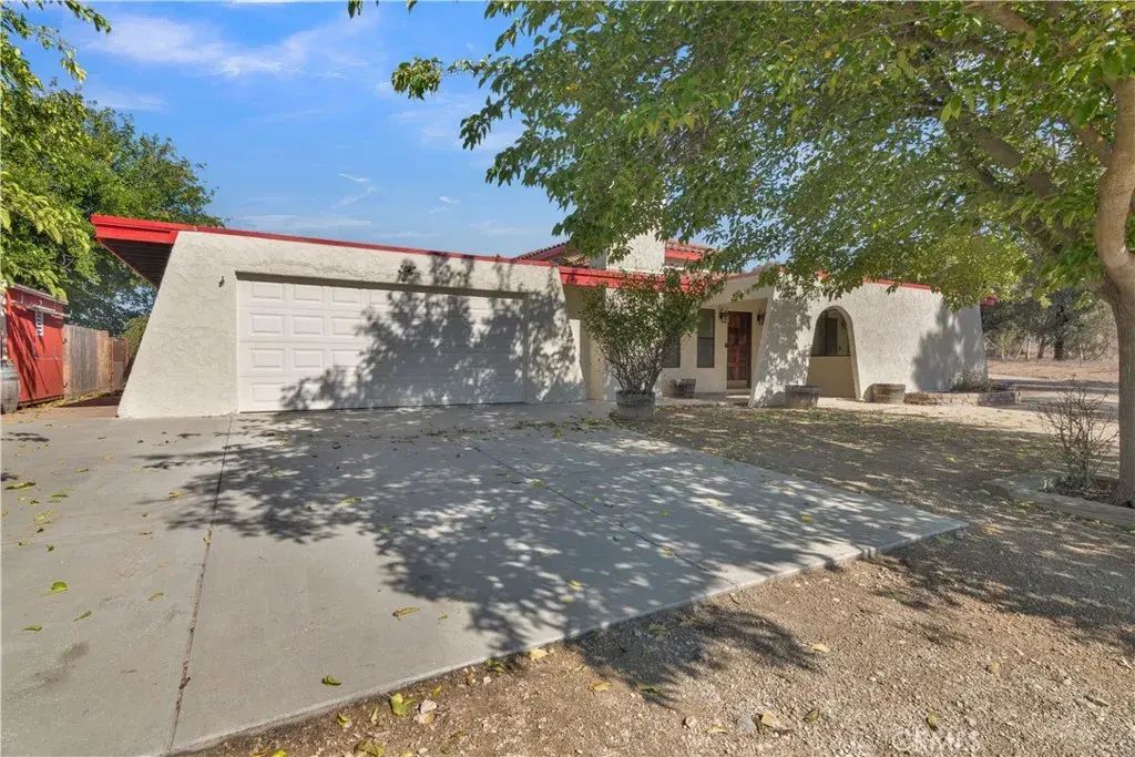 6180 Avenida Trinidad, San Miguel