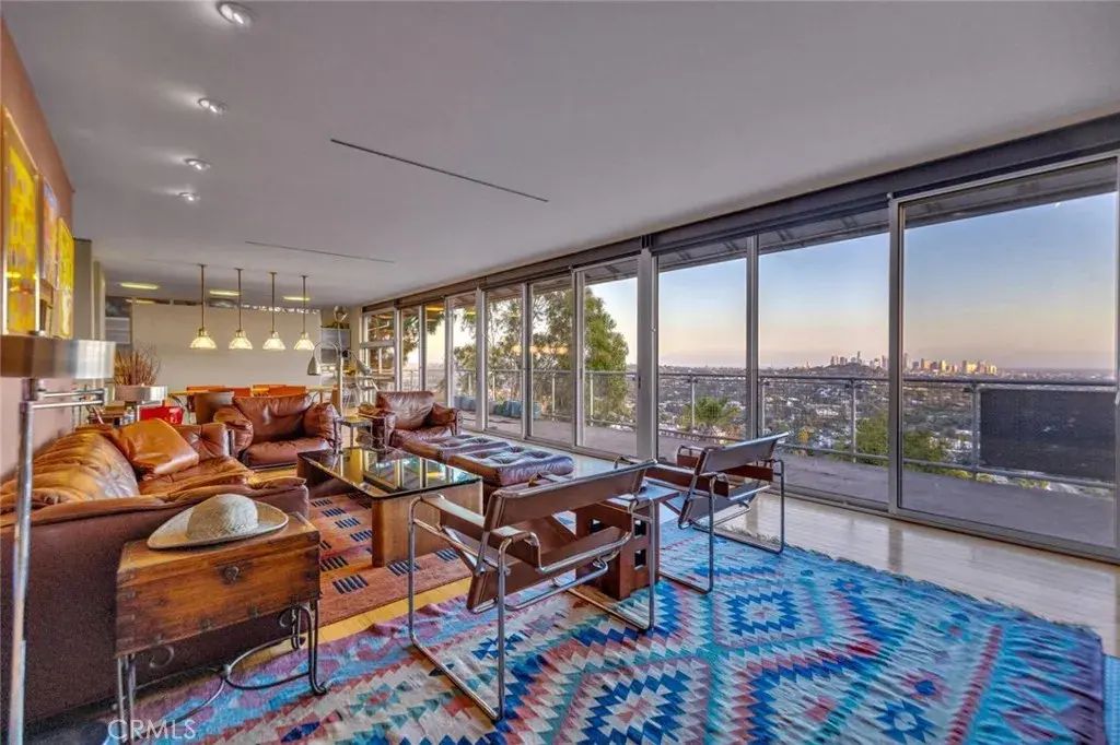 4022 Braeburn Way, Los Angeles