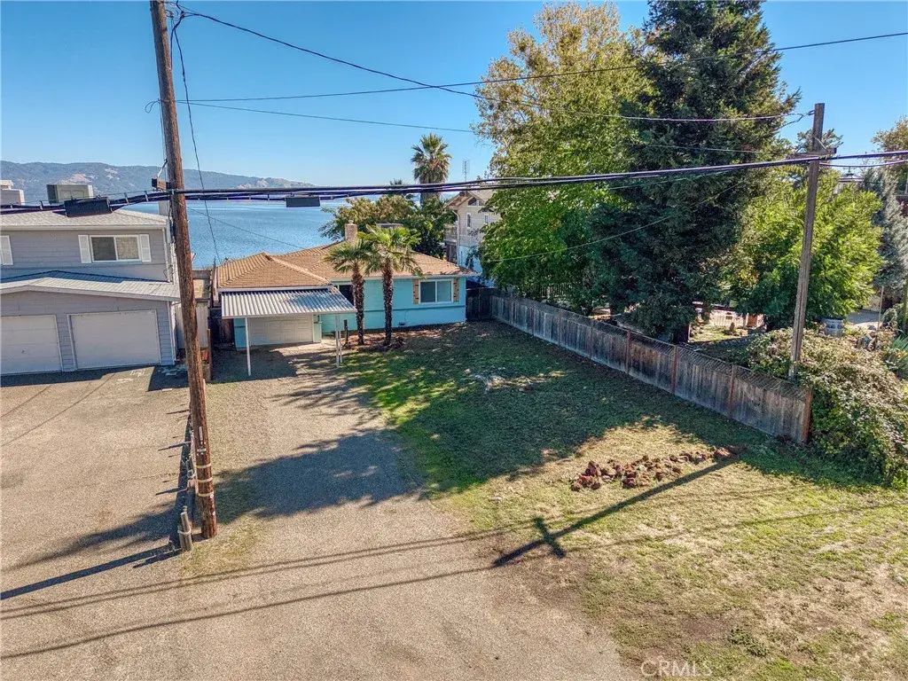 2942 Lakeshore Boulevard, Lakeport