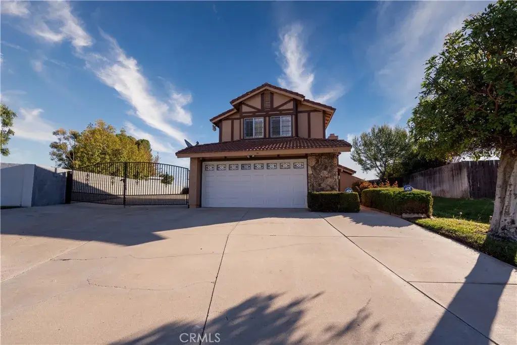 761 Kingfisher, Corona