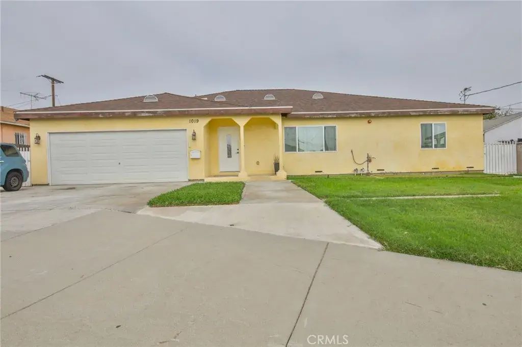 1019 W Arbutus, Compton