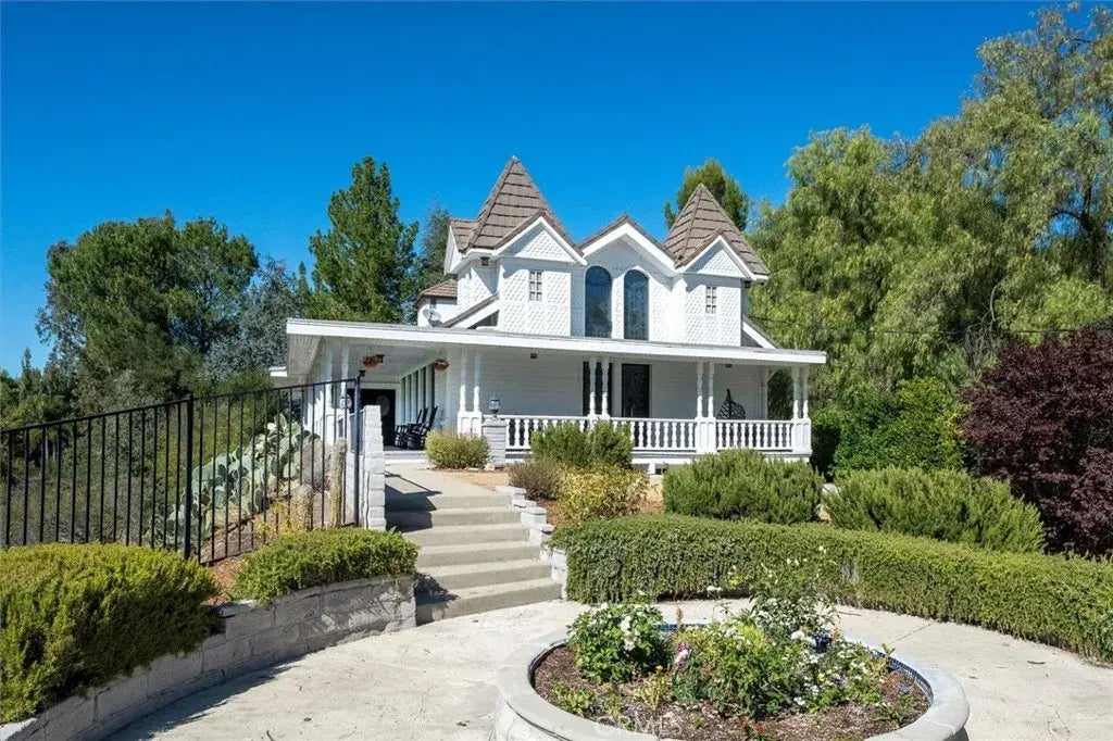 28933 Wagon Road, Agoura Hills