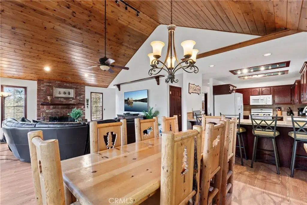 221 Grizzly Road, Lake Arrowhead