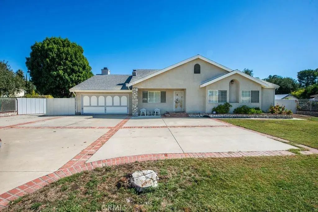 6912 Louise, Lake Balboa