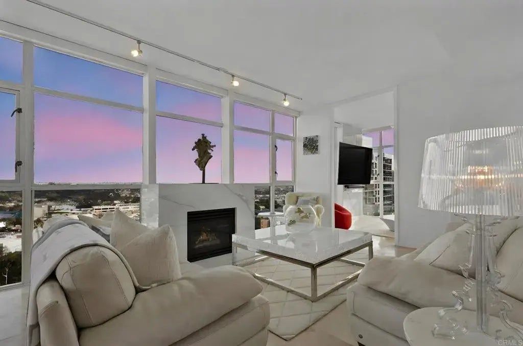 Photo of Listing #PTP2507940