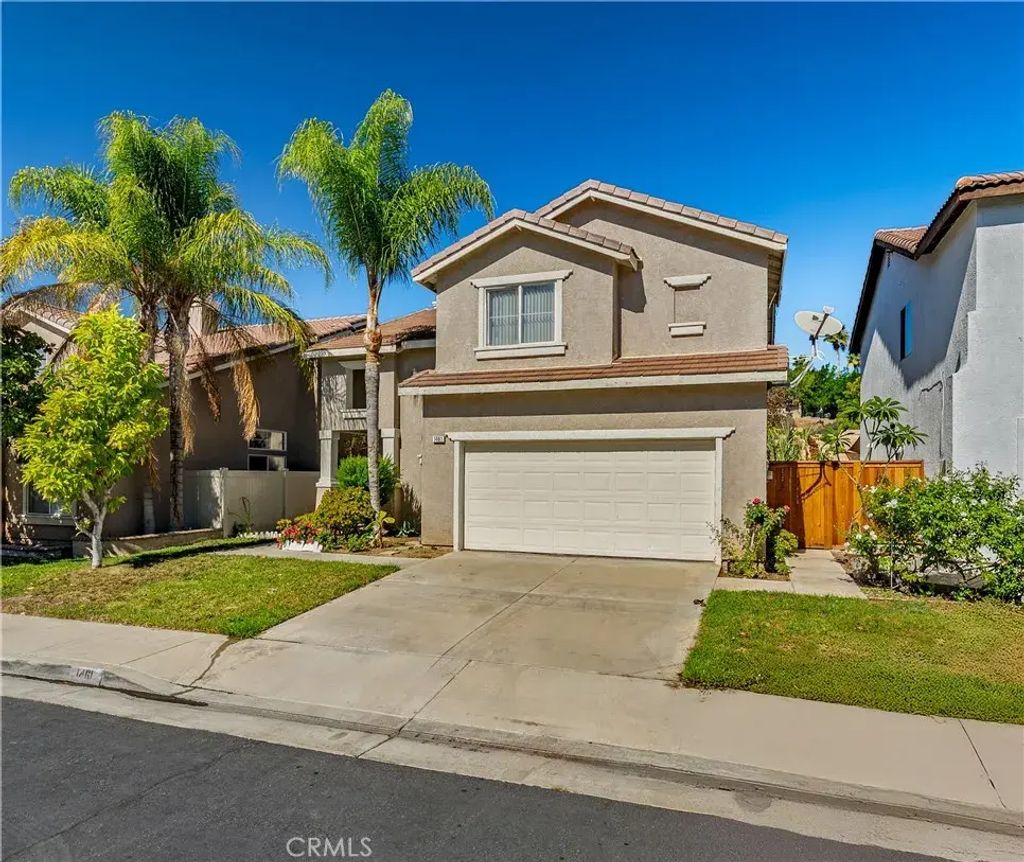 1461 Goldeneagle, Corona
