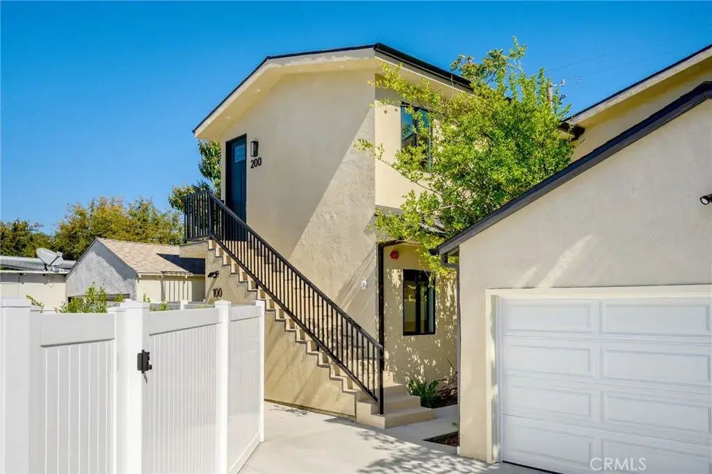 1824 N Naomi 100, Burbank