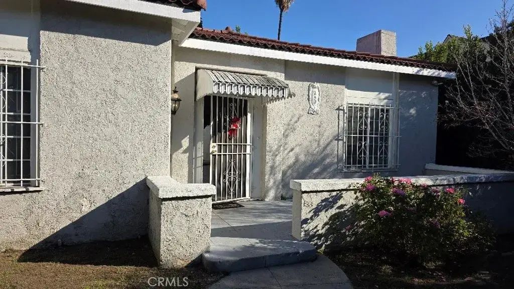 250 N Ridgewood Place North, Los Angeles