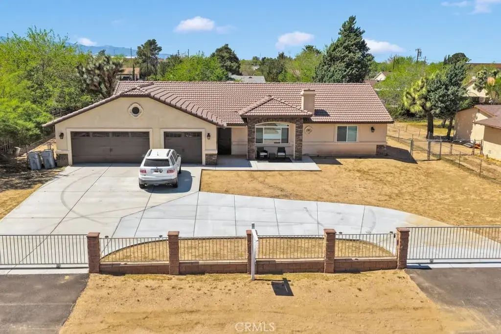 9814 Oakwood Avenue, Hesperia