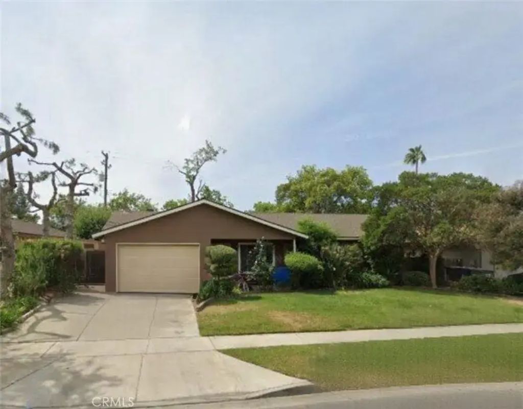 3095 W Bellaire, Fresno