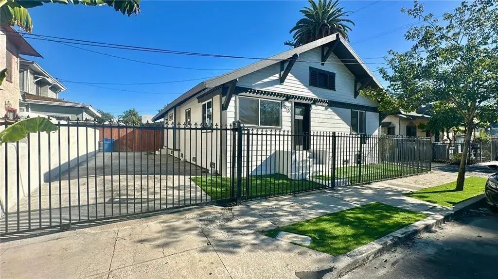 2512 Stanford, Los Angeles
