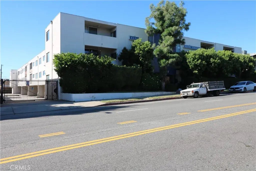 6251 Coldwater Canyon, North Hollywood