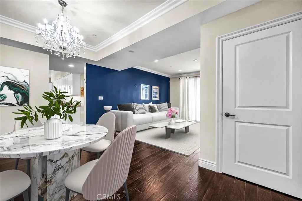 9049 Alcott Street 204, Los Angeles