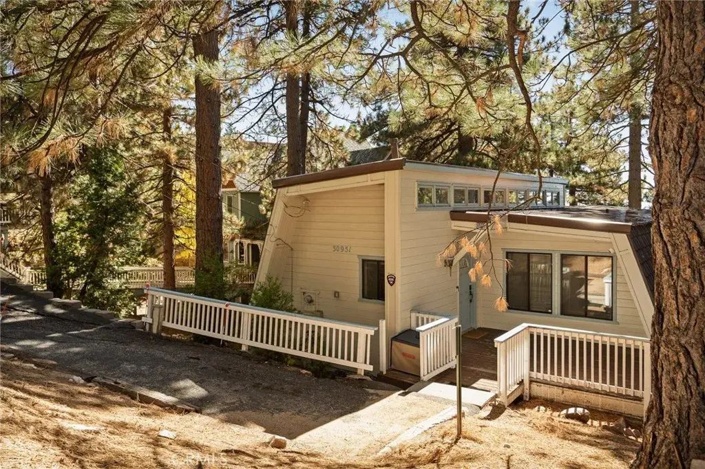 30951 Glen Oak, Running Springs