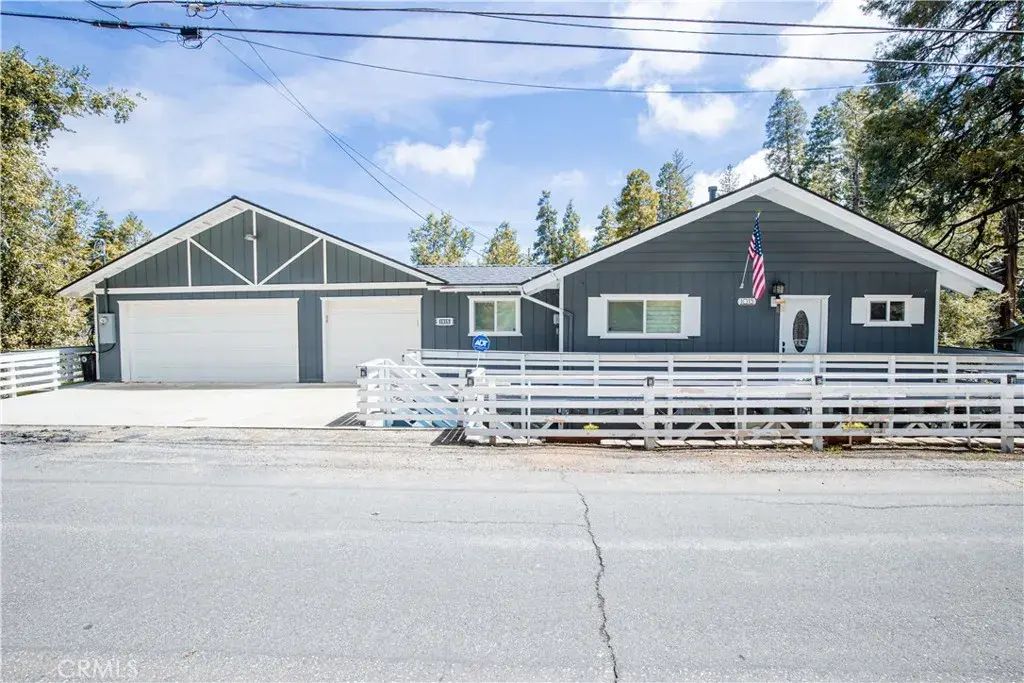 1015 Nesthorn, Crestline