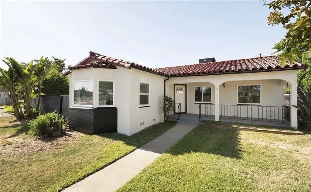 709 E E 9th St, Pomona