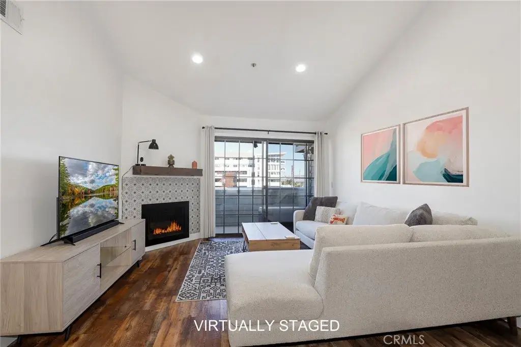6545 Reseda 19, Reseda