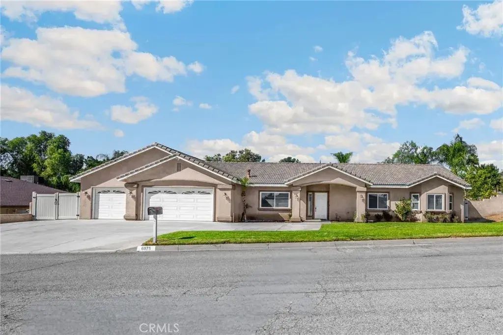 6075 Sandoval, Jurupa Valley