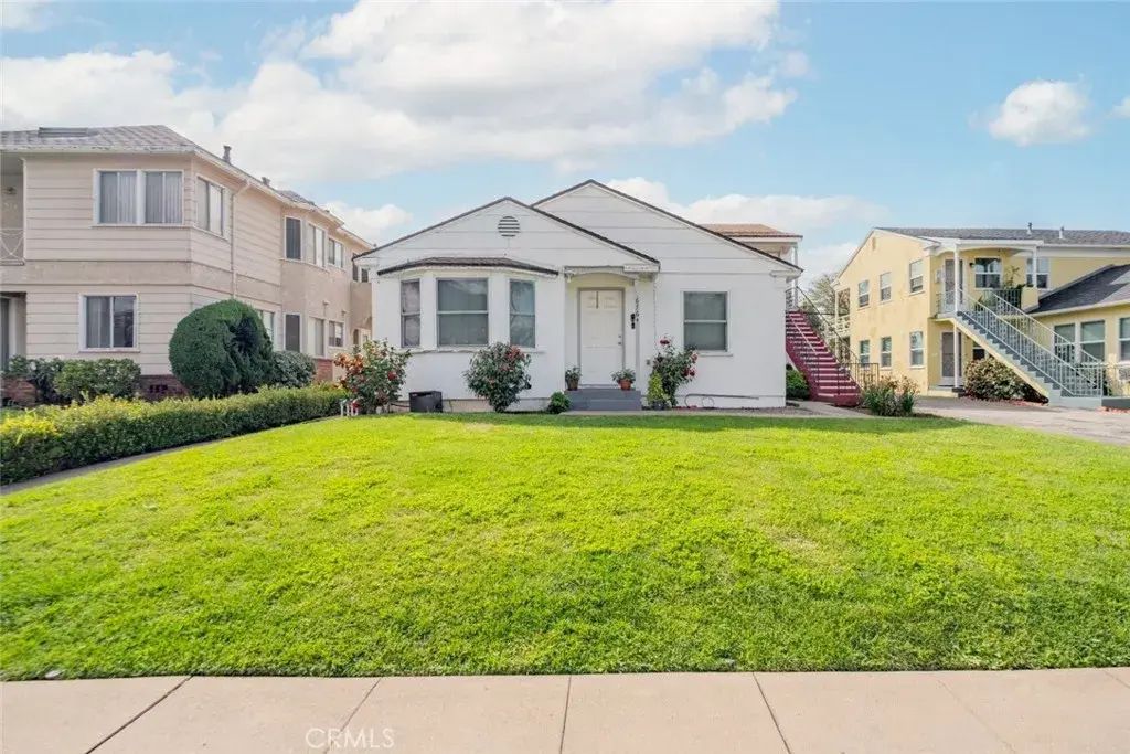 676 W Glenoaks Boulevard C, Glendale