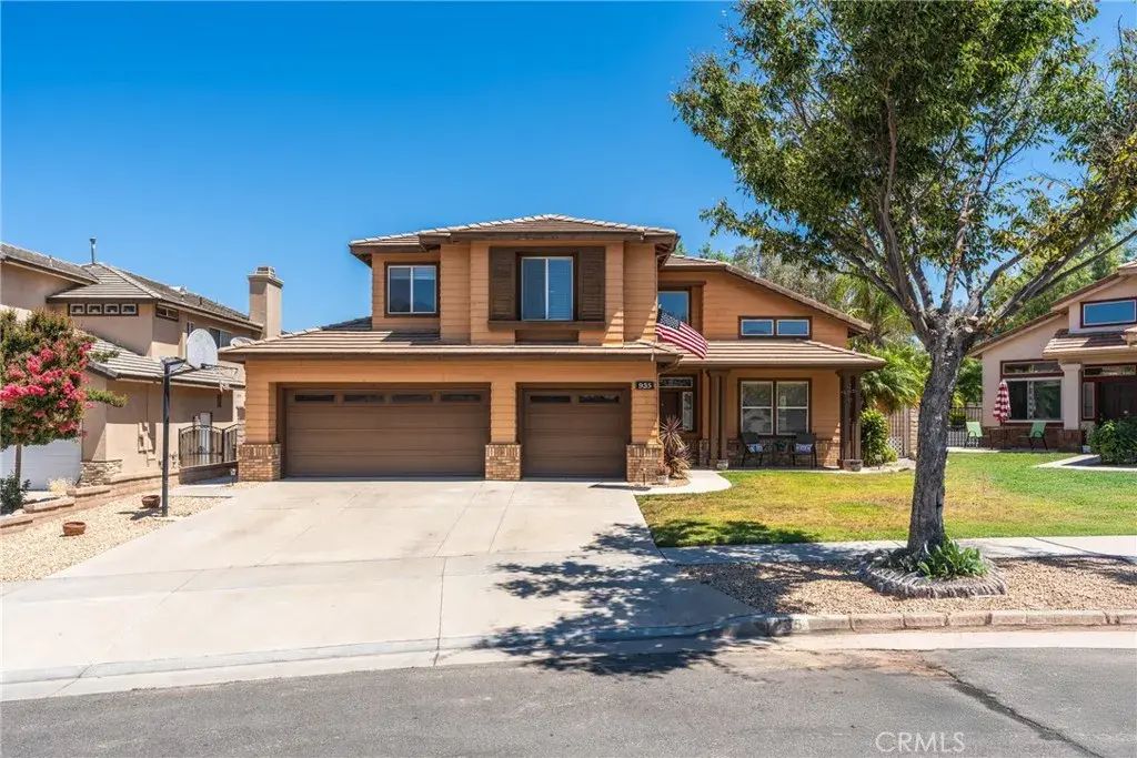 935 Rustlers Way, Corona