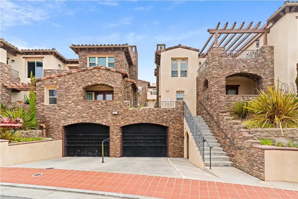 117 Avenida Del Reposo F, San Clemente