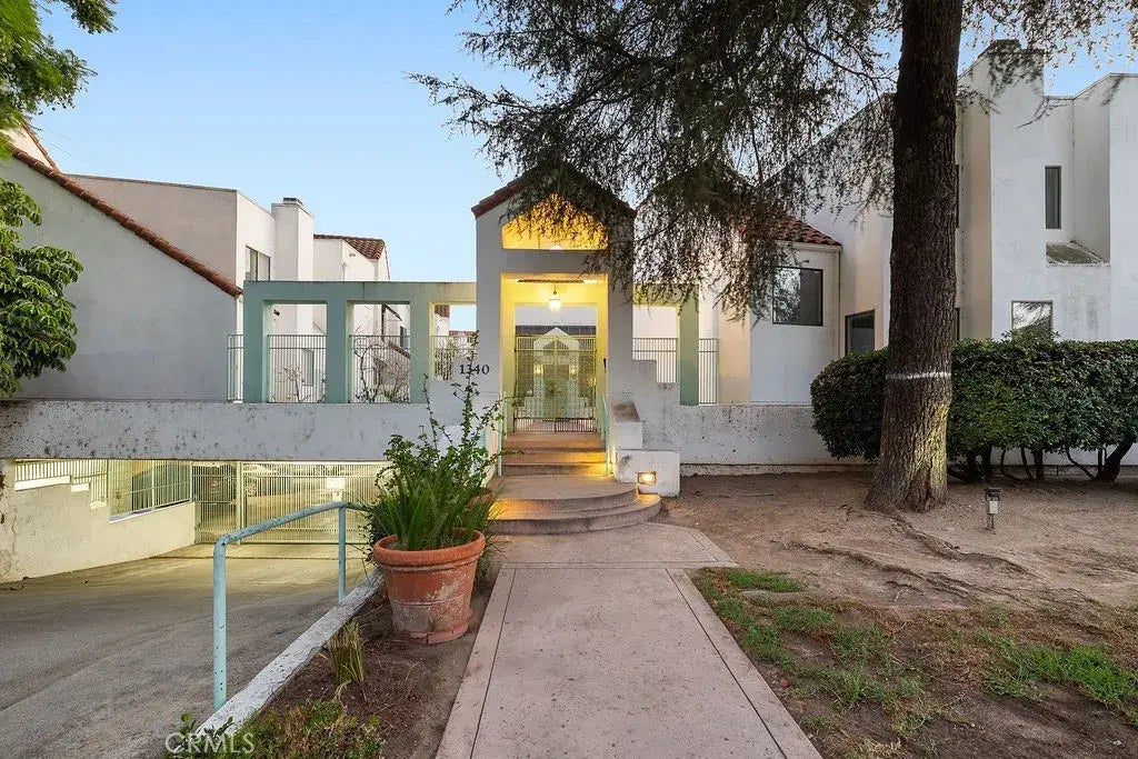 1340 Glenwood Road 8, Glendale