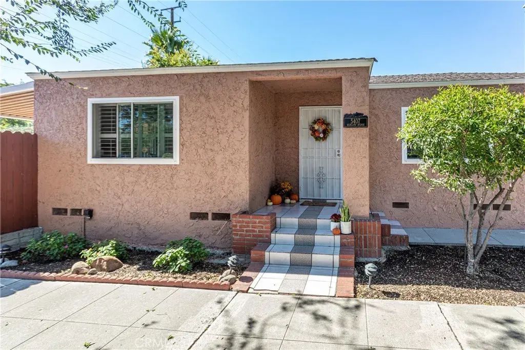 5407 Auckland, North Hollywood