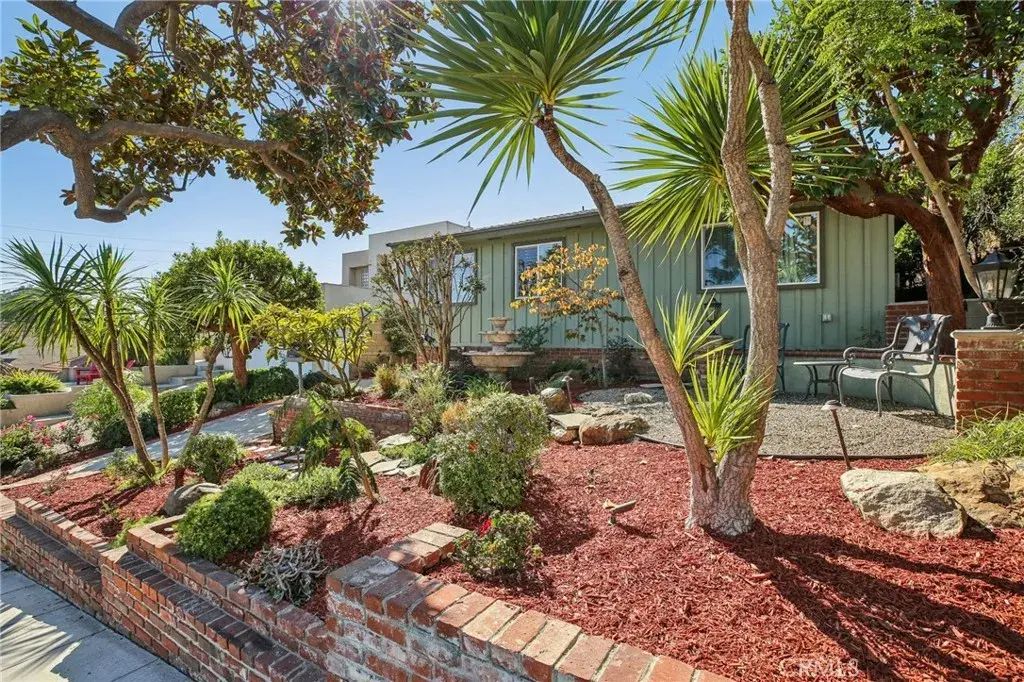 367 Ultimo, Long Beach