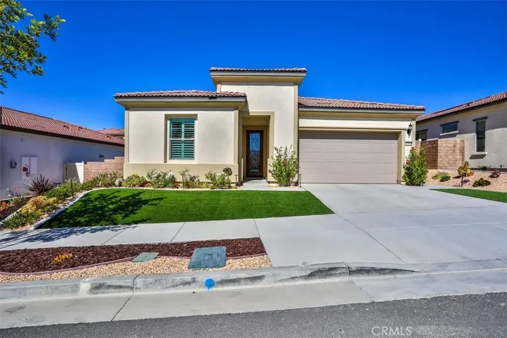 11868 Discovery, Corona